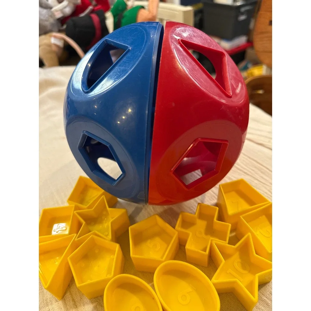 Tupperware Shape-O Toy Red Blue Ball Sorter Yellow Shapes Numbers Vintage Style